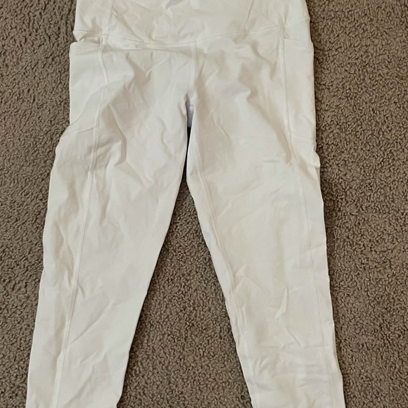 Victoria secret M brand new white Capri leggings - Picture 3 of 4